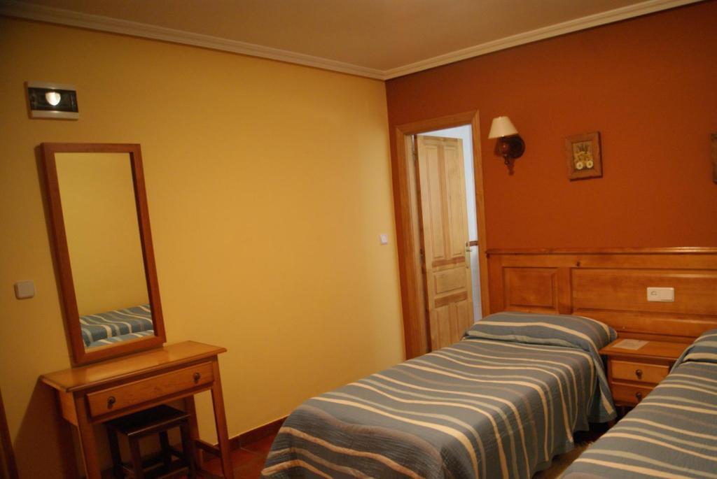 Hotel Garganta Del Cares Poncebos Zimmer foto